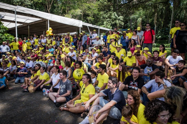 Imagem geral dos participantes do Cochlear Day de 2016, no parque Burle Marx